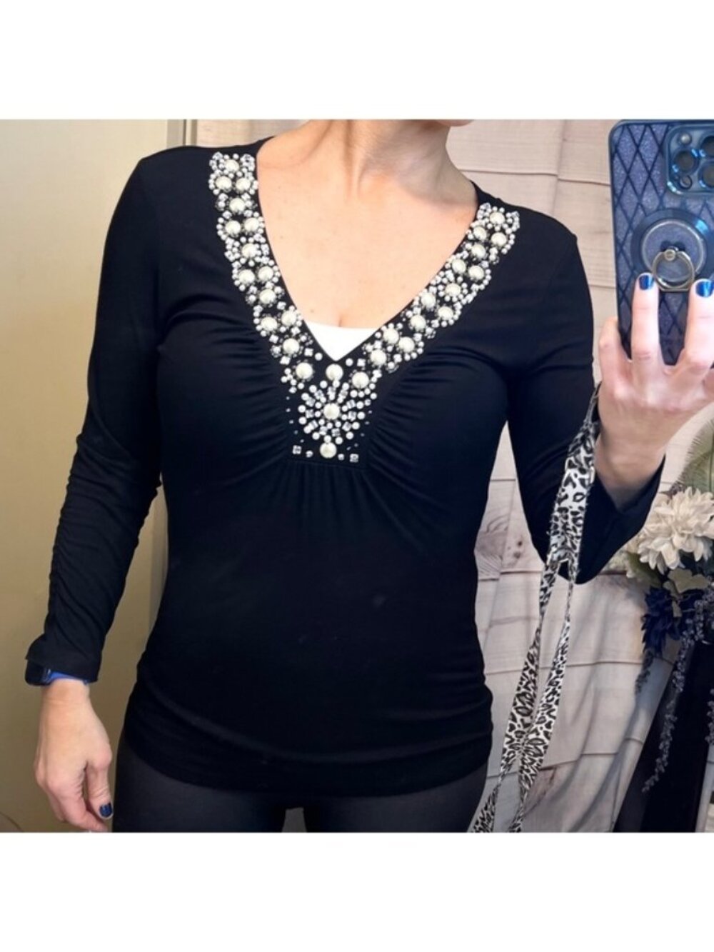 🔥2/$10 VINTAGE |•STEVEN EDWARD•| Super Soft Black Top Beaded V-Neck